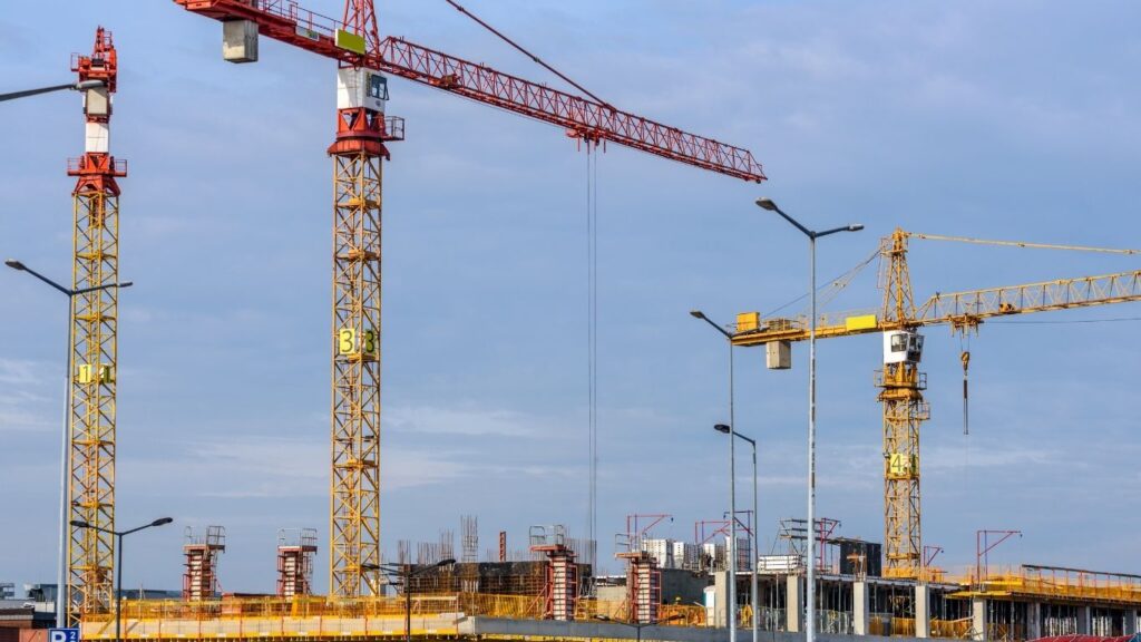 Stainless Steel vs Conventional Materials in Infrastructure